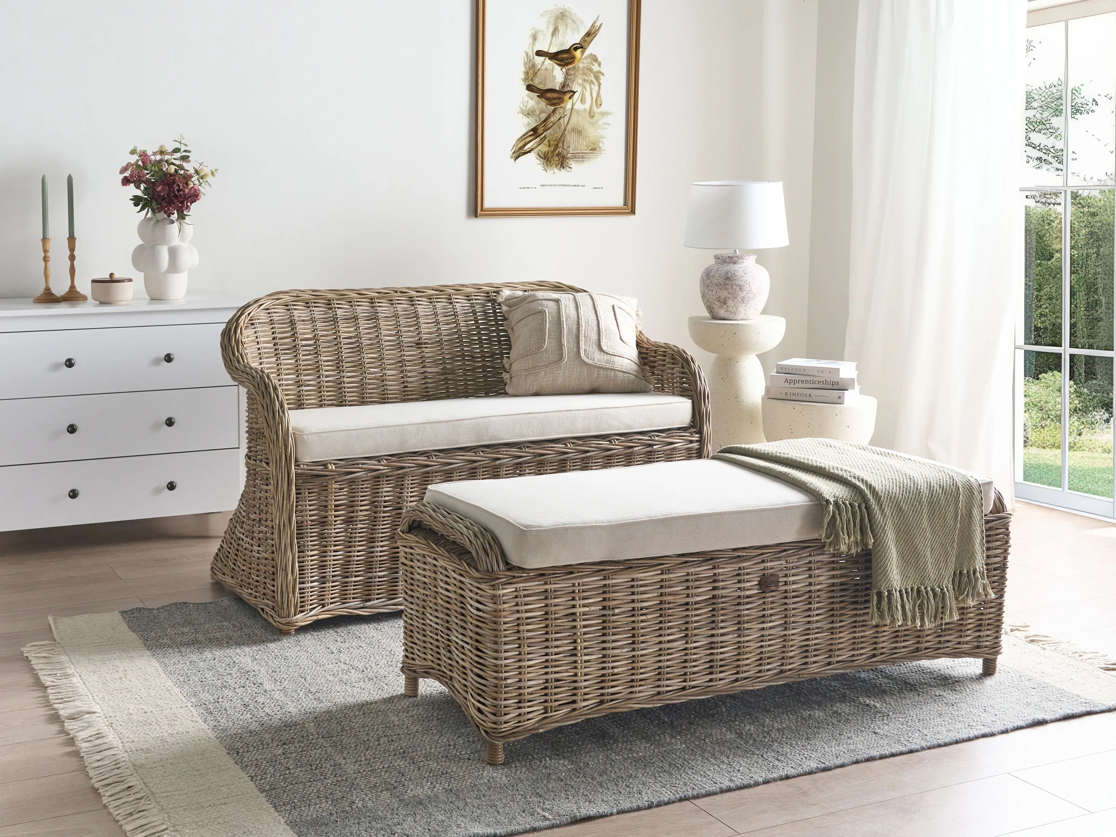 Banc de jardin avec coussin 141 cm avec pouf en rotin naturel
